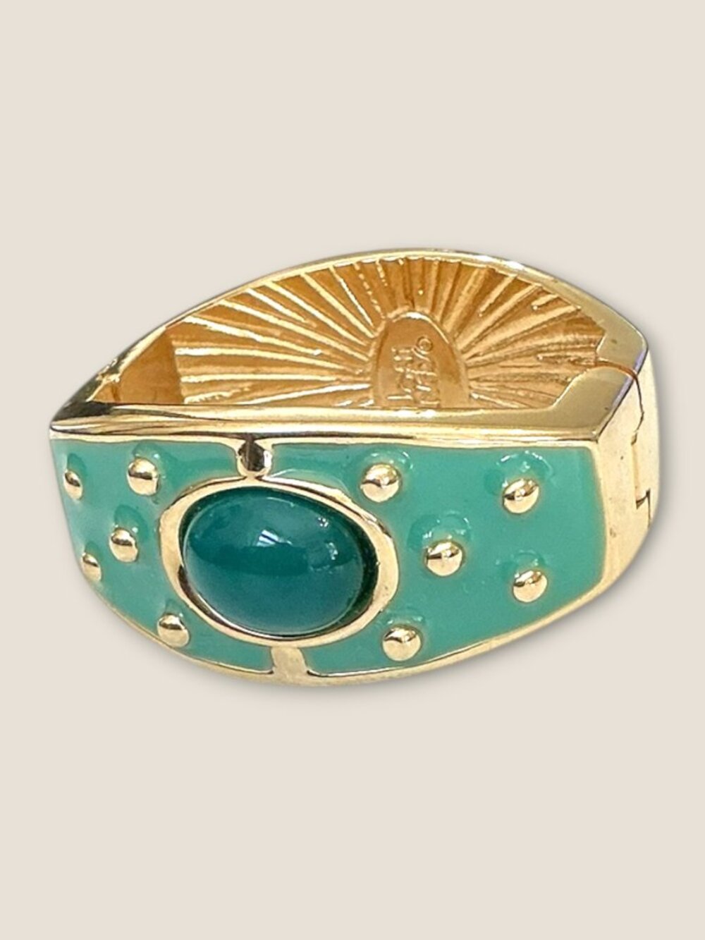 Joan Rivers Gold-Tone & Green Enamel Scarf Clip With Oval Cabochon Center & Sunb - Picture 8 of 8